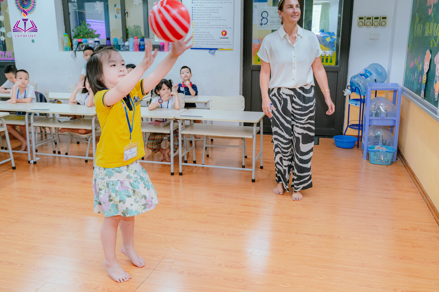 Các con vừa chơi vừa học tiết trong tiếng Anh